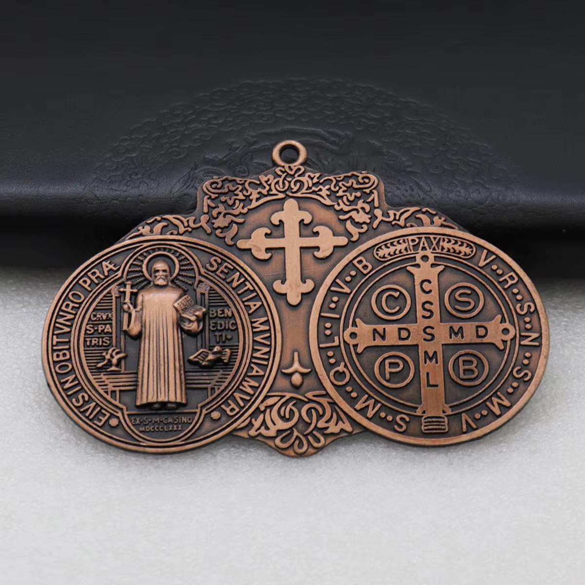 Grand pendentif croix de Saint benoît, exorcisme CSPB, pendentif San Benito, Protection chrétienne,