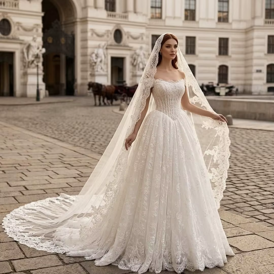 Robe de mariée élégante en dentelle sans manches, style princesse, épaules dénudées, coupe princesse