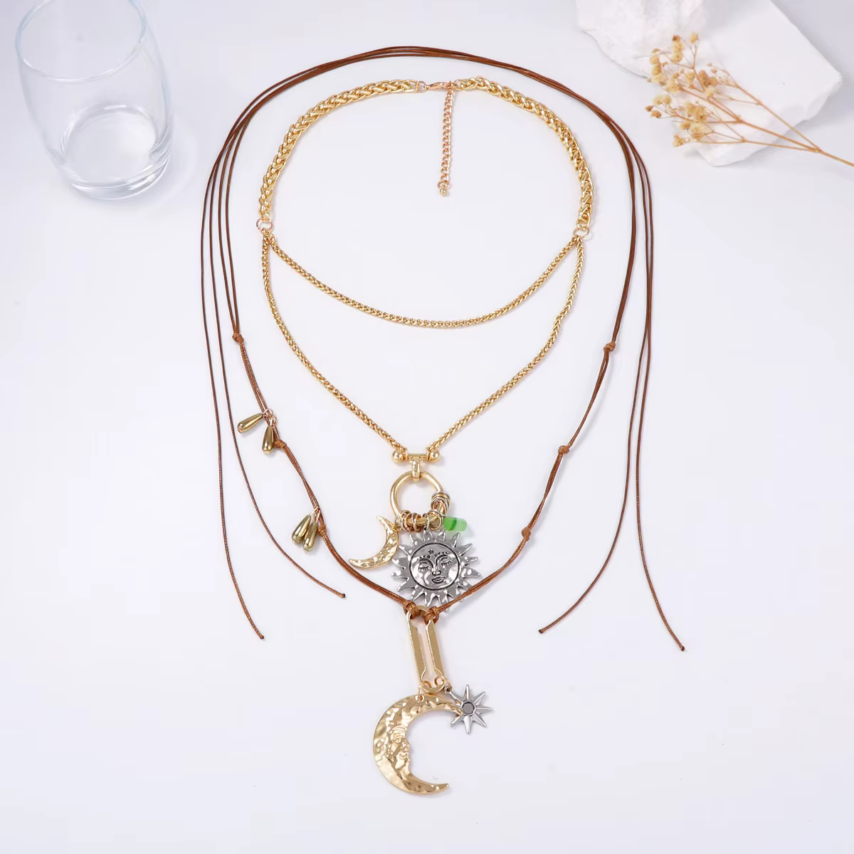 Colliers pendentifs Soleil et Lune pour femmes 2026 – Bijoux ethniques vintage tendance – Accessoire
