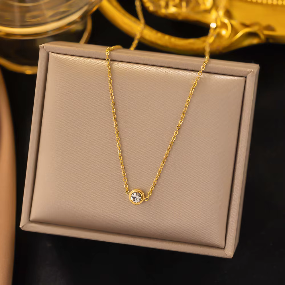 Petit collier pendentif exquis pour femmes, en acier inoxydable, chaîne réglable en métal inaltérabl