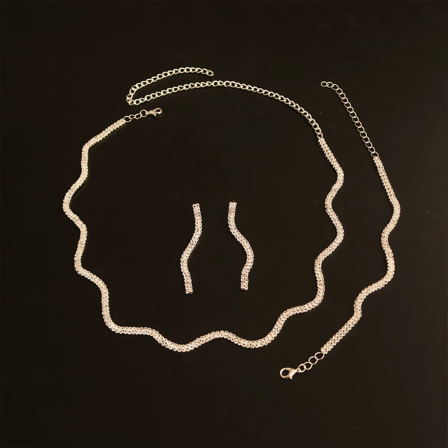 Ensemble de bijoux de mariage de luxe: ensemble collier, bracelet et boucles d'oreilles, bijoux en c