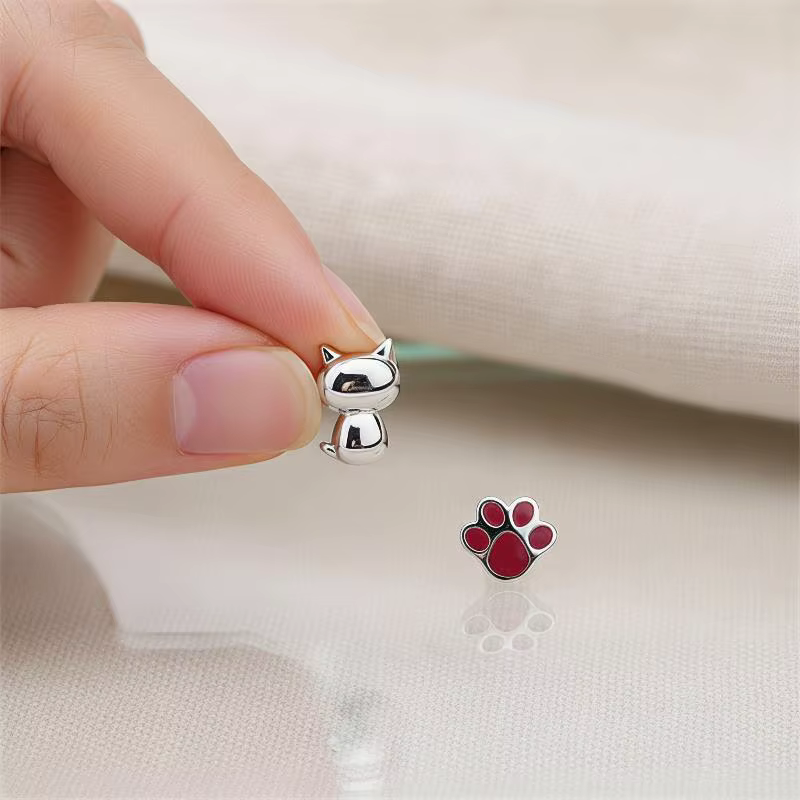 1 paire de boucles d'oreilles créatives asymétriques en époxy, bijoux en argent 925, motif chat et g