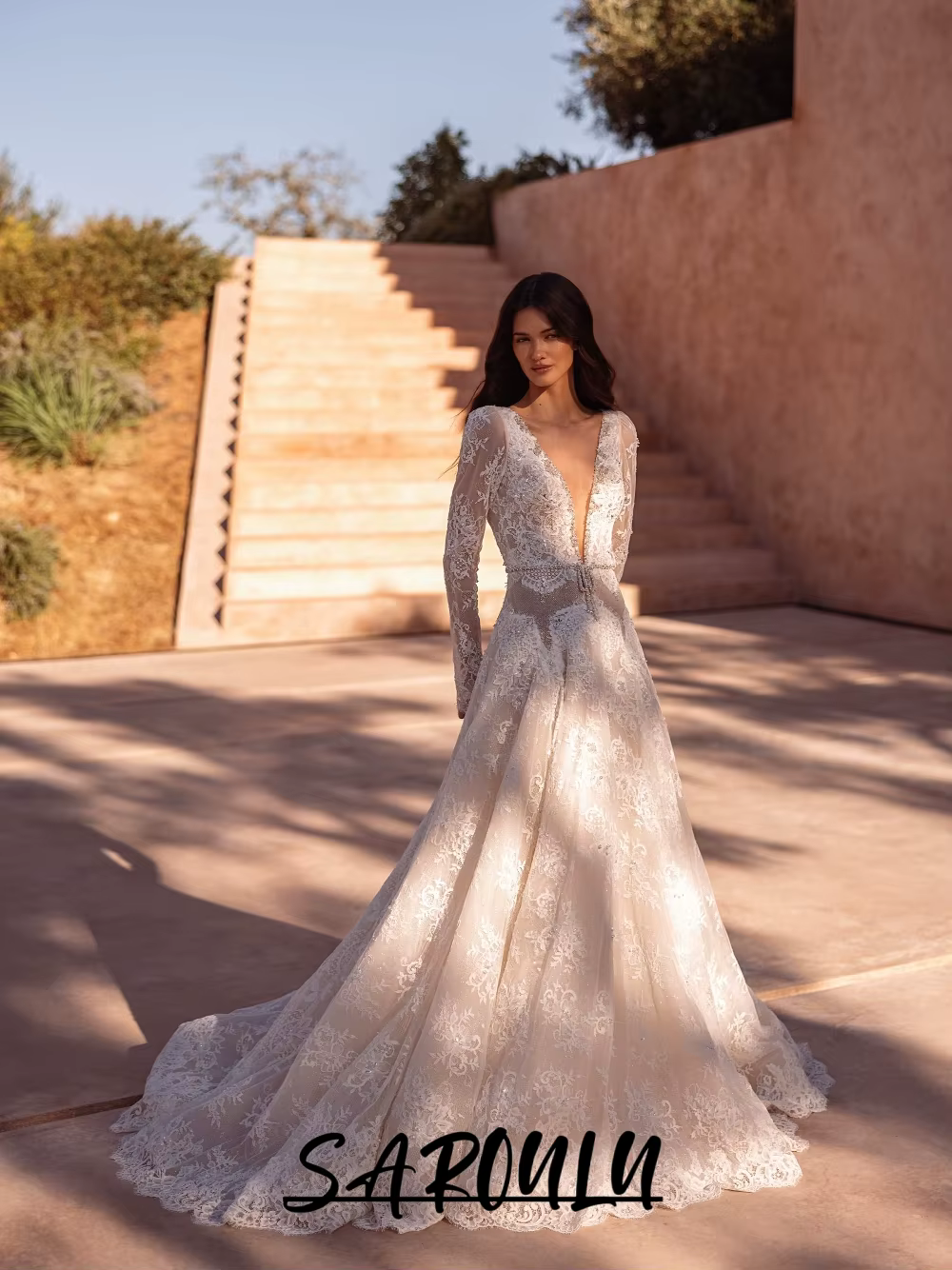 Robe de mariée élégante en dentelle perlée, coupe trapèze, décolleté en V, pour destination, magnifi