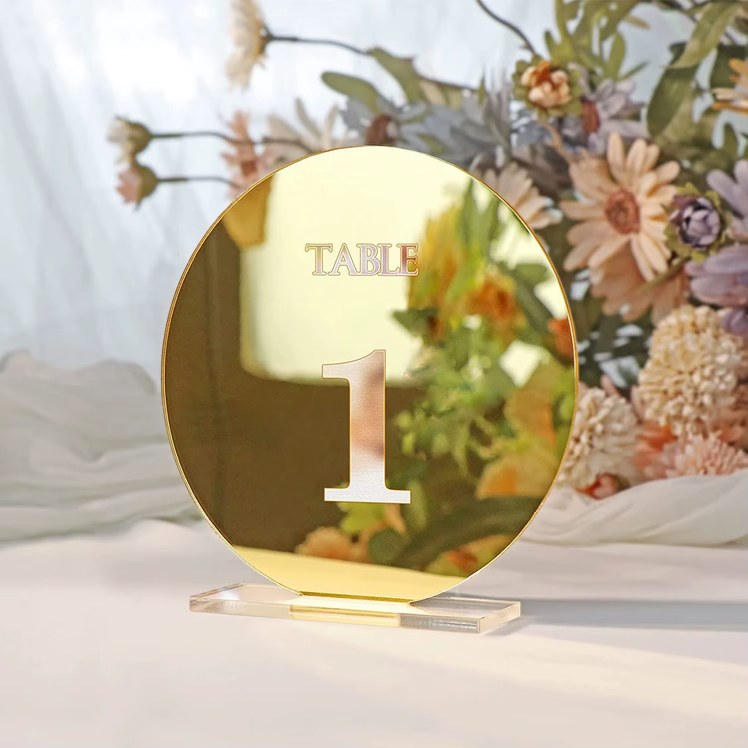 Arc de miroir doré avec numéro de table en acrylique avec support, signe de mariage pour pièce maîtr