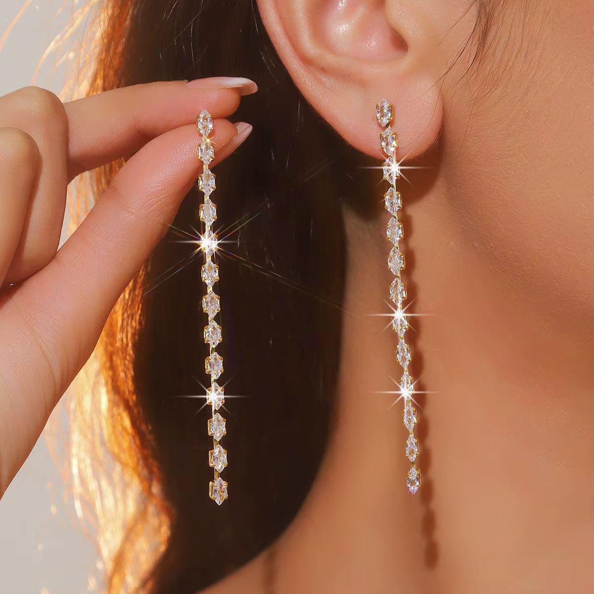 Magnifiques boucles d'oreilles pendantes en Zircon scintillant pour femmes, longues et simples, à la