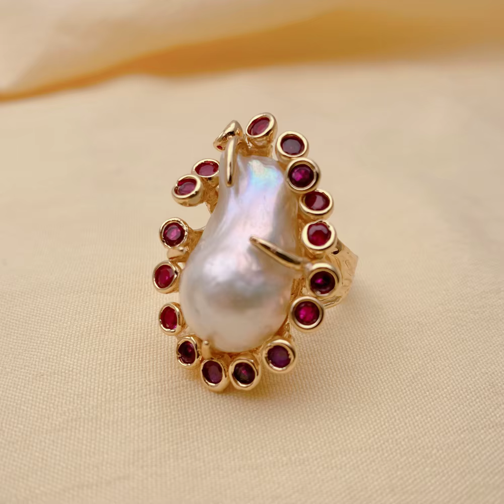 Y · YING Bague de sonnerie en perles baroques blanches de culture fuchsia Cz réglable