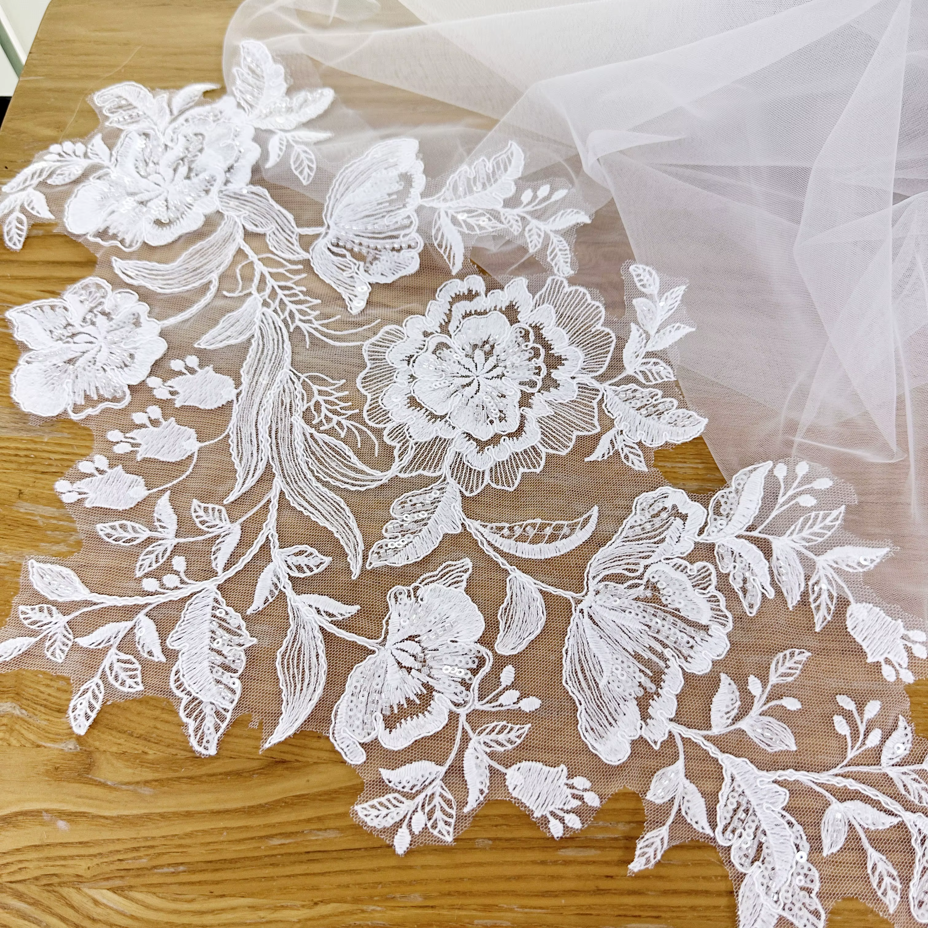 1 Paire d'Appliques en Dentelle Brodé de Perles 3D pour Robe de Mariée et Robe de Bal, Applique Flor