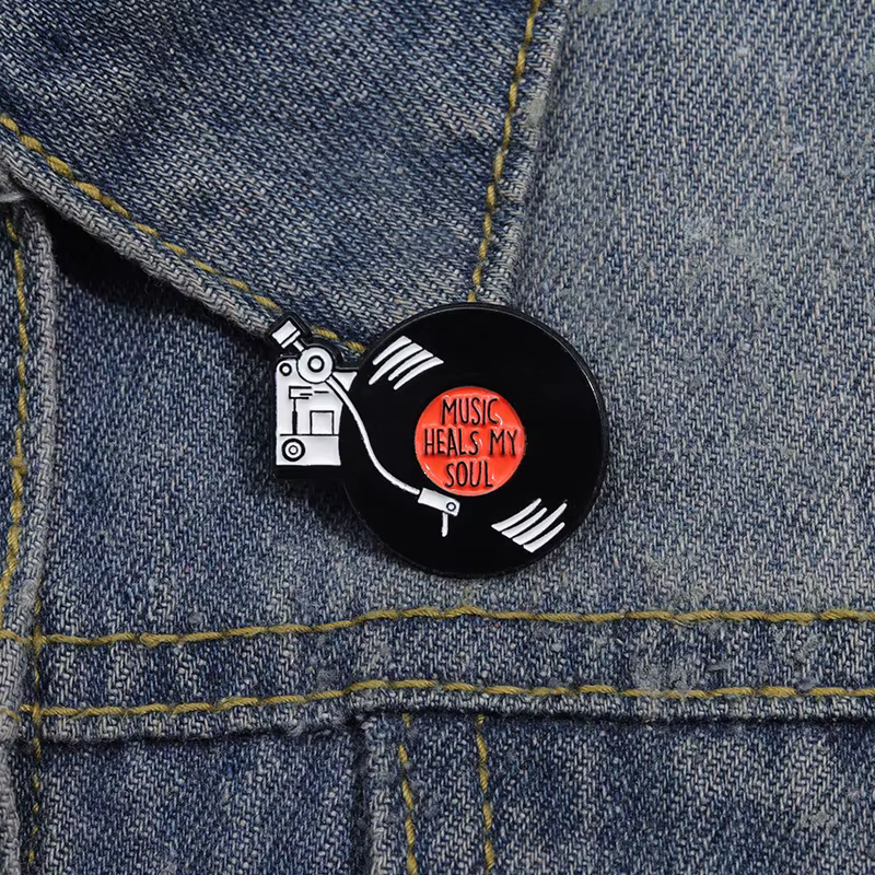 Broche en alliage en forme de disque vinyle coloré vintage, accessoires vestimentaires amusants, bij