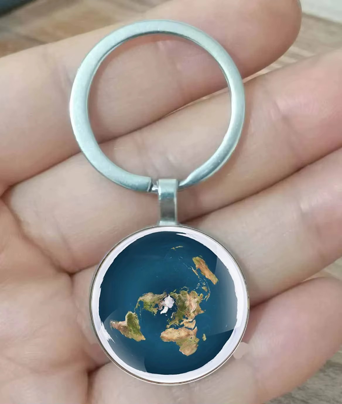 La terre est un porte-clés pendentif rond convexe en métal en verre plat, porte-clés à la mode pour 