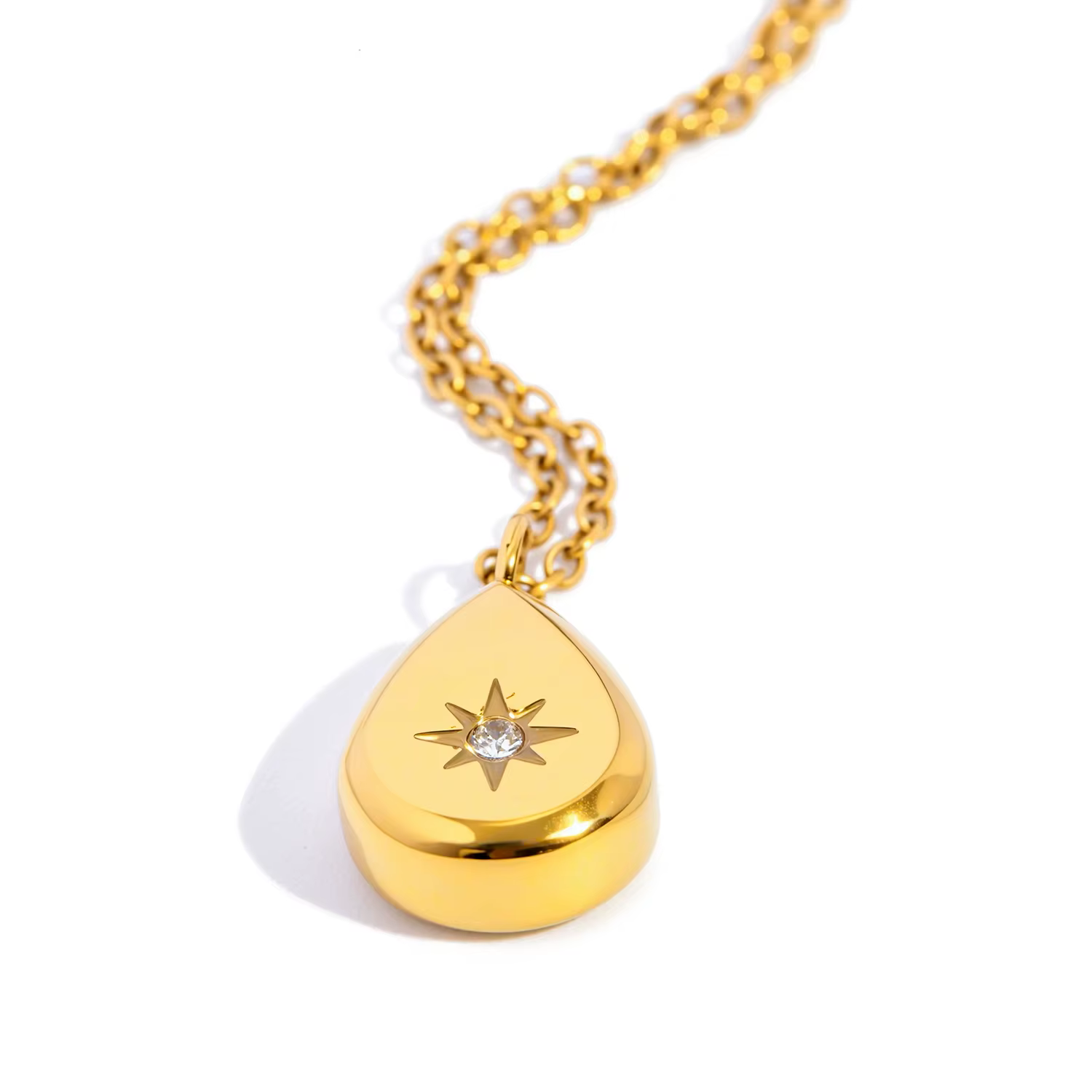Collier exquis avec pendentif briolette et carré pour femme | Chaîne plaquée or 18 carats en acier