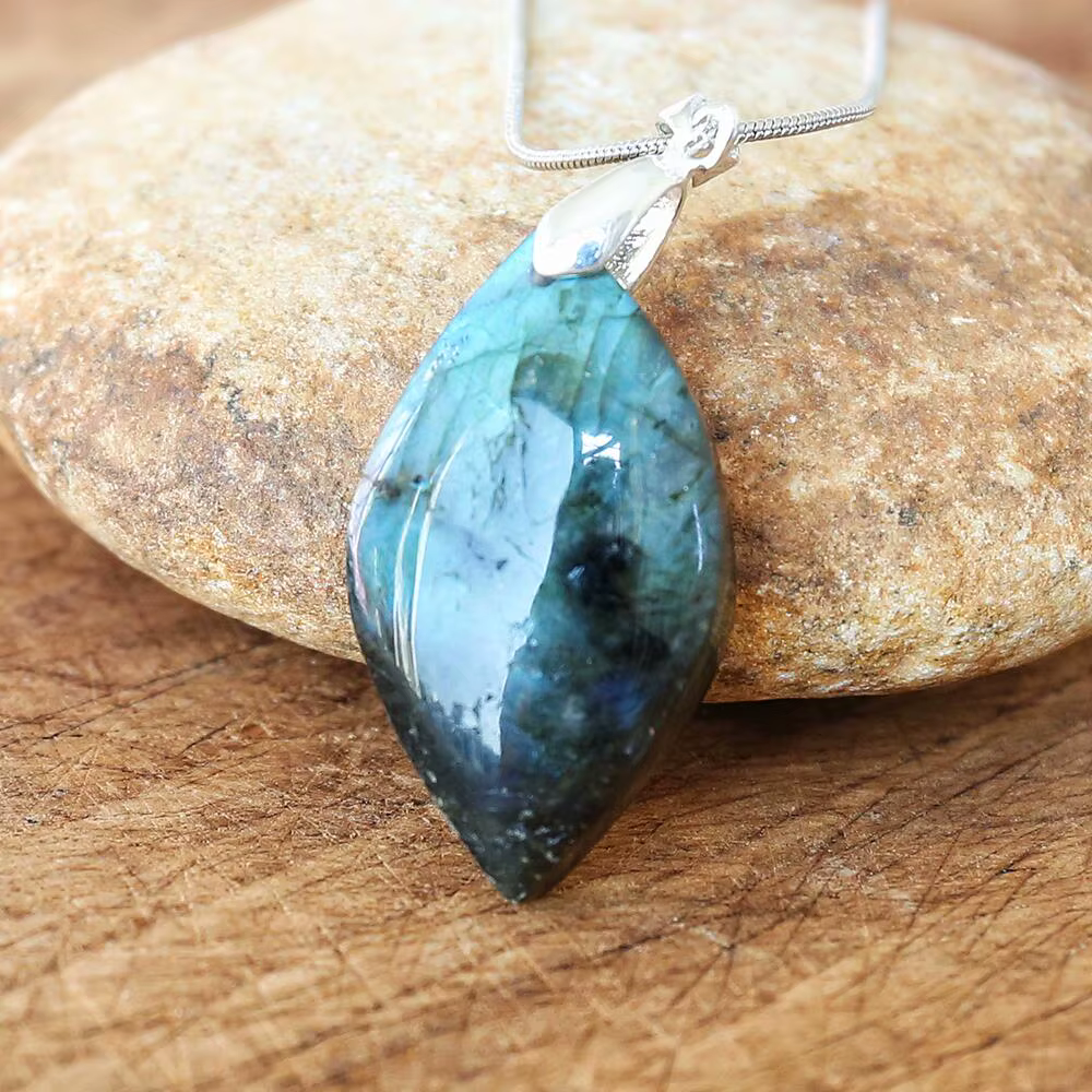 Collier pendentif goutte d'eau Malachite, pierre naturelle, macramé de Yoga, pour femmes et hommes,