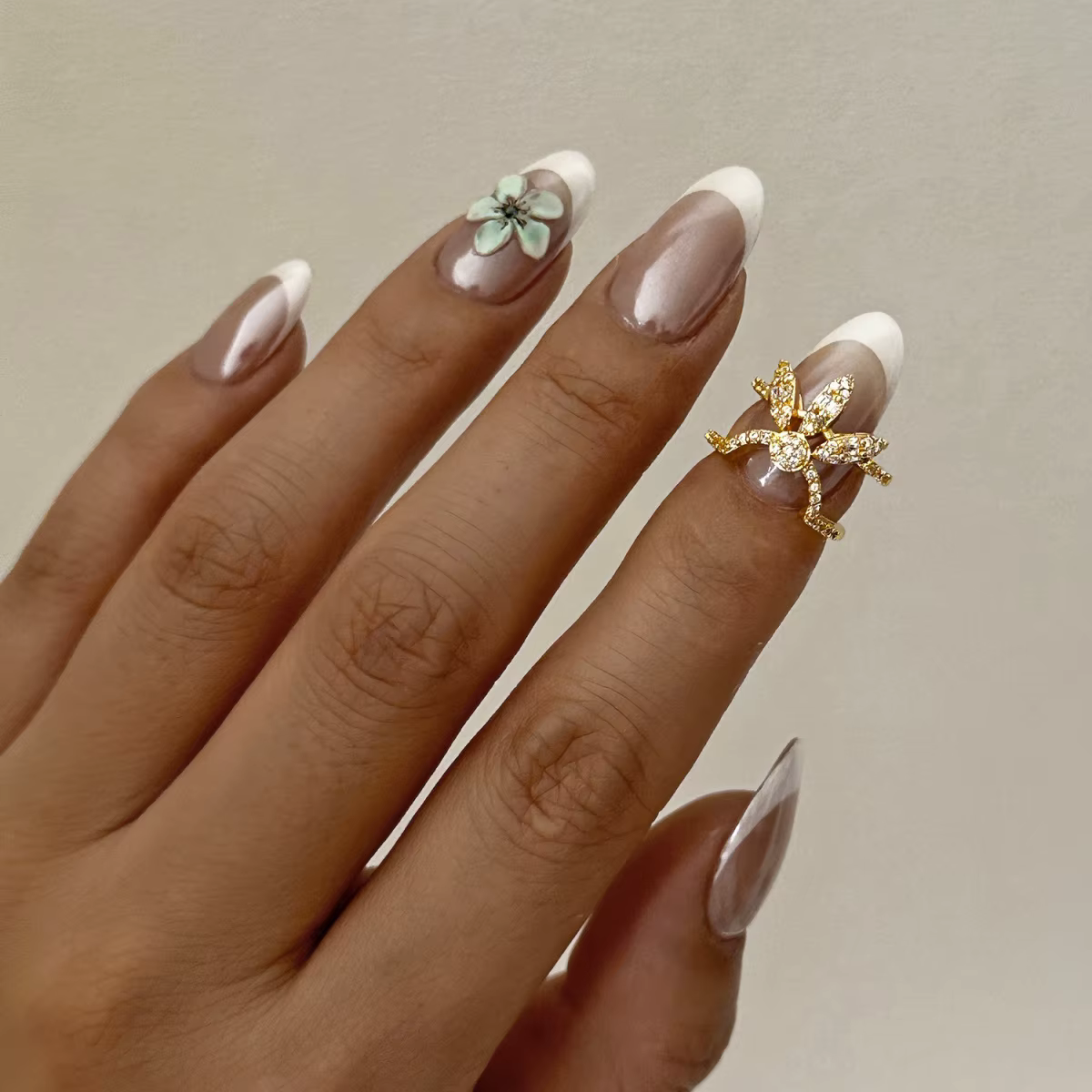 Bagues créatives en zircon cubique en forme de couronne de fleurs pour femmes et hommes, bijoux poly