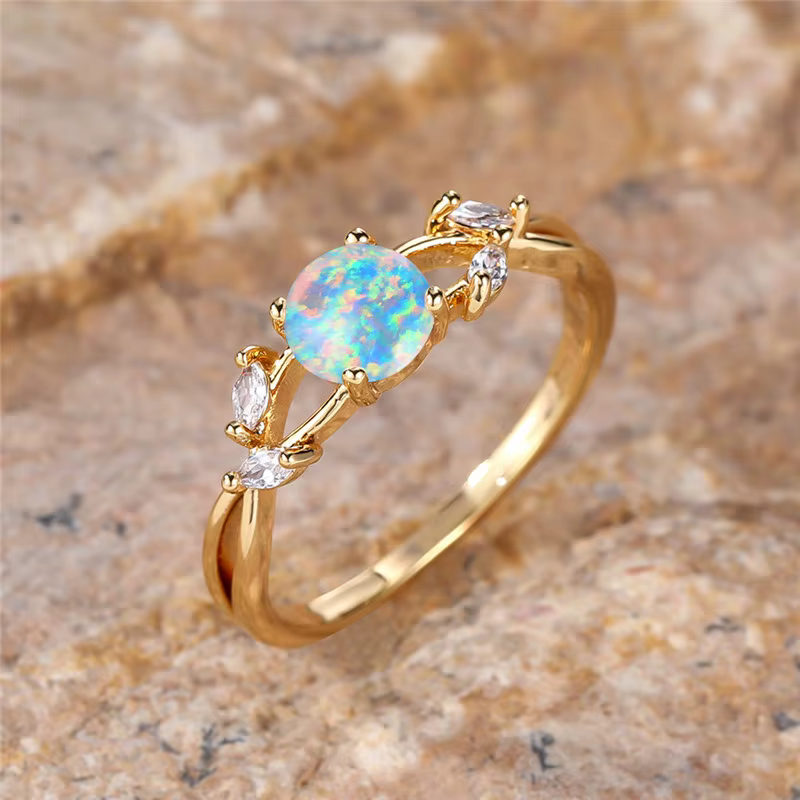 Bague en pierre d'opale de feu ronde blanche pour femme, bijoux de mariage d'été, document doré mign