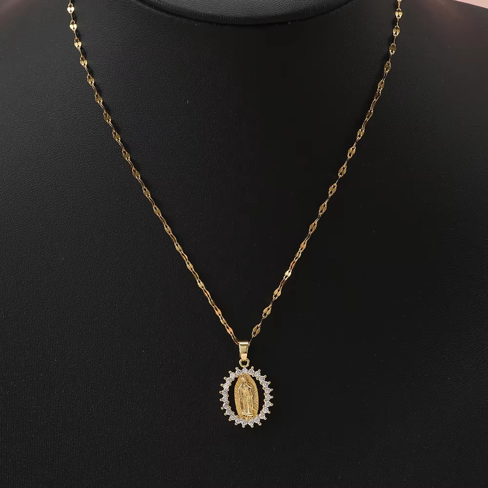 Mode européenne et américaine et magnifique collier creux de la vierge marie en Zircon coloré incrus