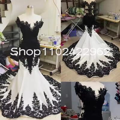 Robes de mariée gothiques sirène noires et blanches, style rétro, épaules dénudées, avec appliques e