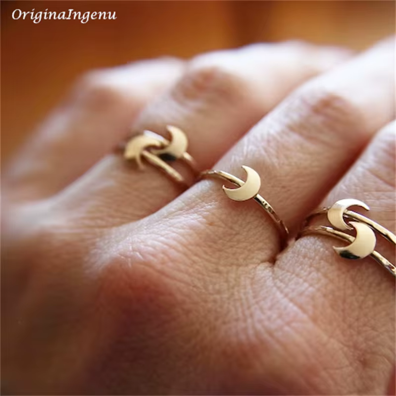 Bague de lune remplie d'or 14 carats personnalisée, bijoux minimalistes faits à la main, bijoux de d