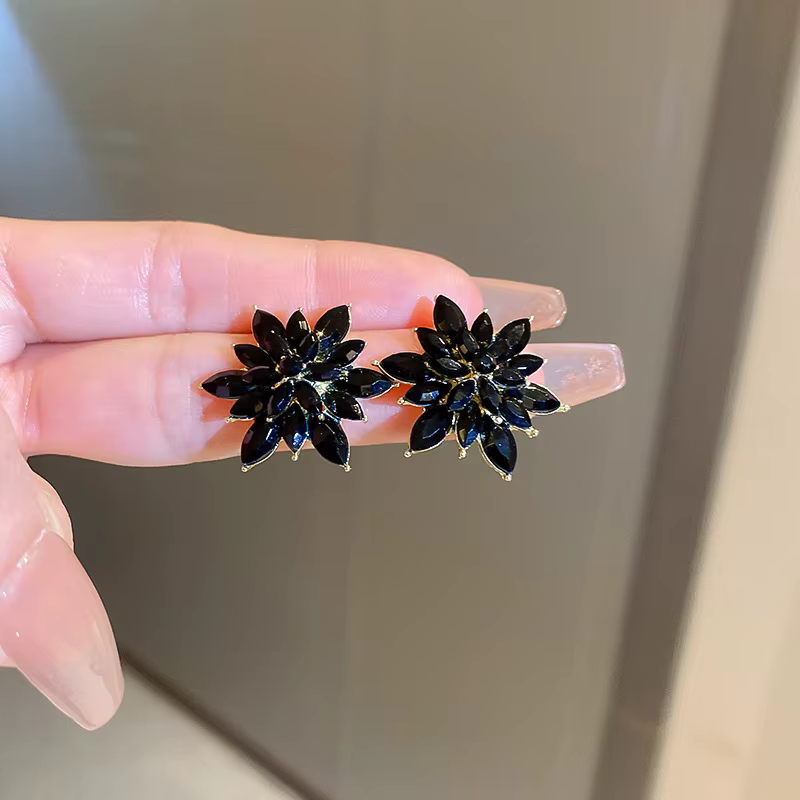 Boucles d'oreilles à fleurs en strass pour femmes, boucles d'oreilles simples et élégantes, bijoux d