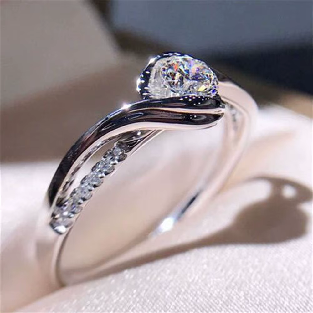 Bagues en alliage d'argent scintillant pour femmes, bague de mariage en saphir blanc brillant, bijou