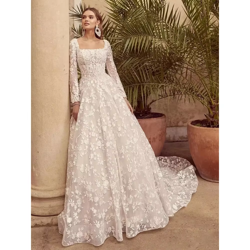 Robe de mariée élégante personnalisée à col carré, avec appliques en dentelle et perles, manches lon