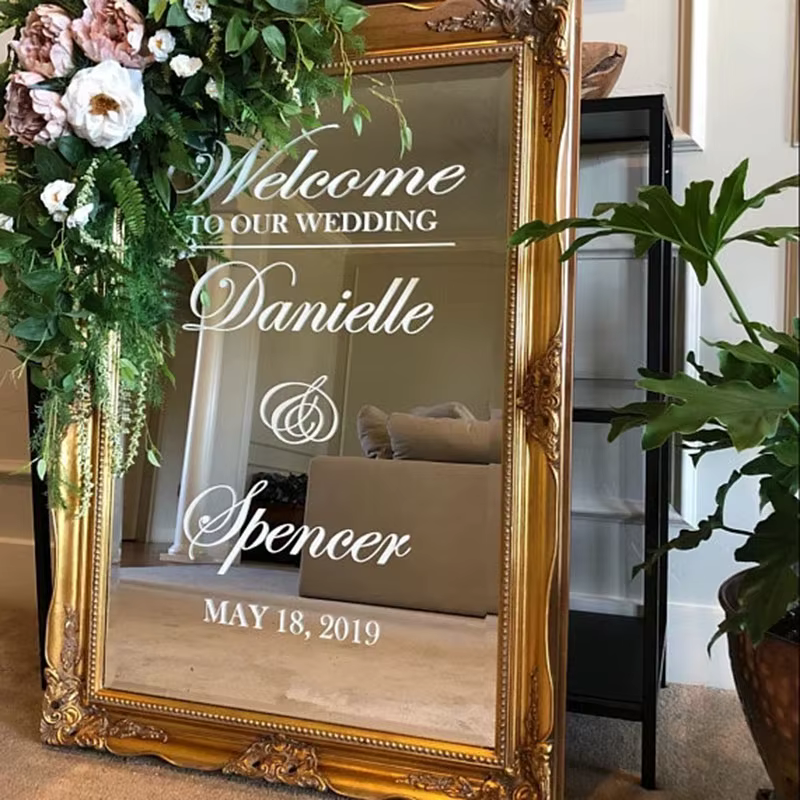 Autocollant en vinyle miroir de bienvenue pour mariage, Design Simple, noms personnalisés, signe de 
