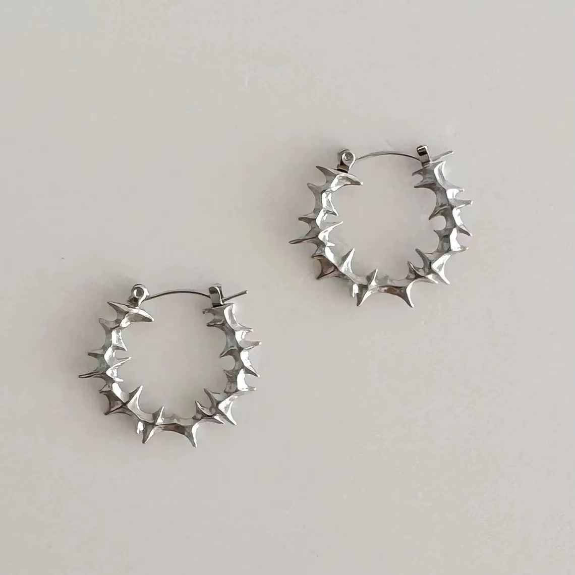 Boucles d'oreilles gothiques en acier inoxydable pour femmes, créoles avec épines circulaires, Punk 