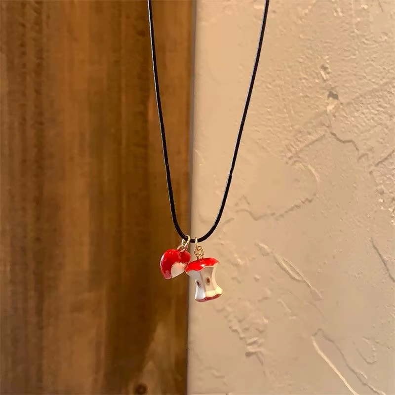 Collier pendentif pomme rouge en perles de fruits faits à la main pour femmes et filles, ras du cou,