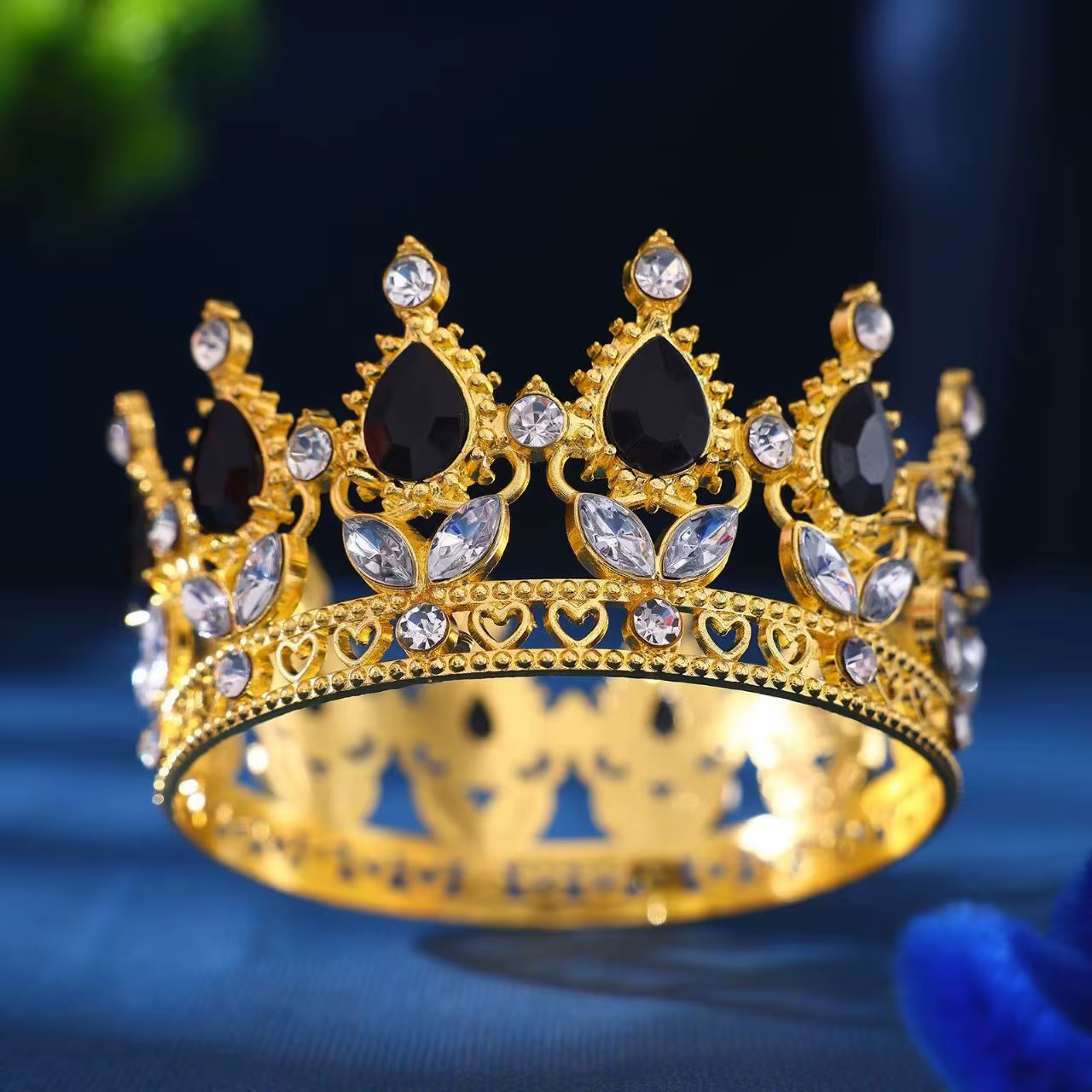 Petite couronne en alliage, décoration de gâteau d'anniversaire, accessoires d'emballage Floral, cou