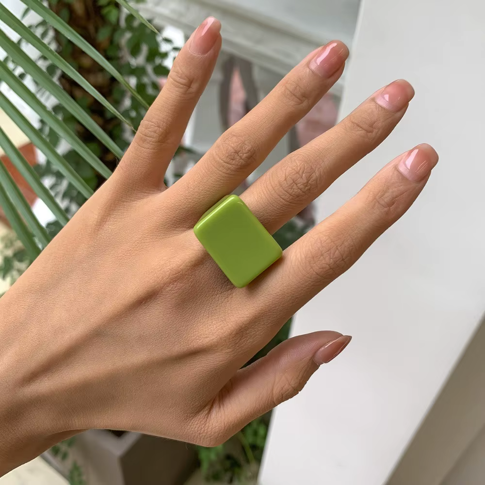Bague carrée géométrique en acrylique coloré pour femme, matiques carillon, multicolore, simplicité,