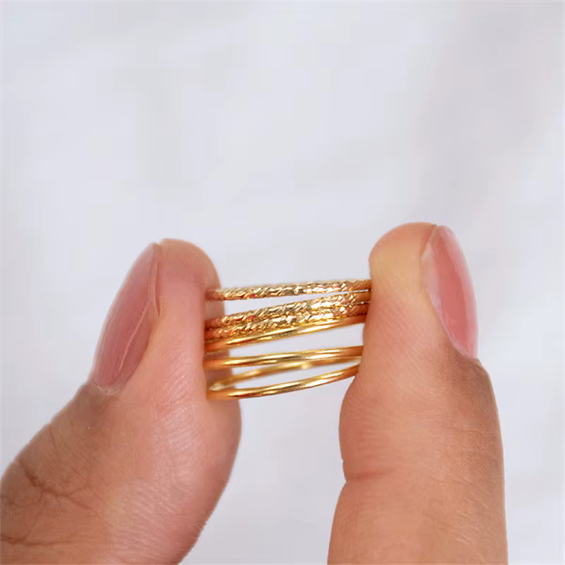 Bagues empilables essentielles en or 14K pour femmes