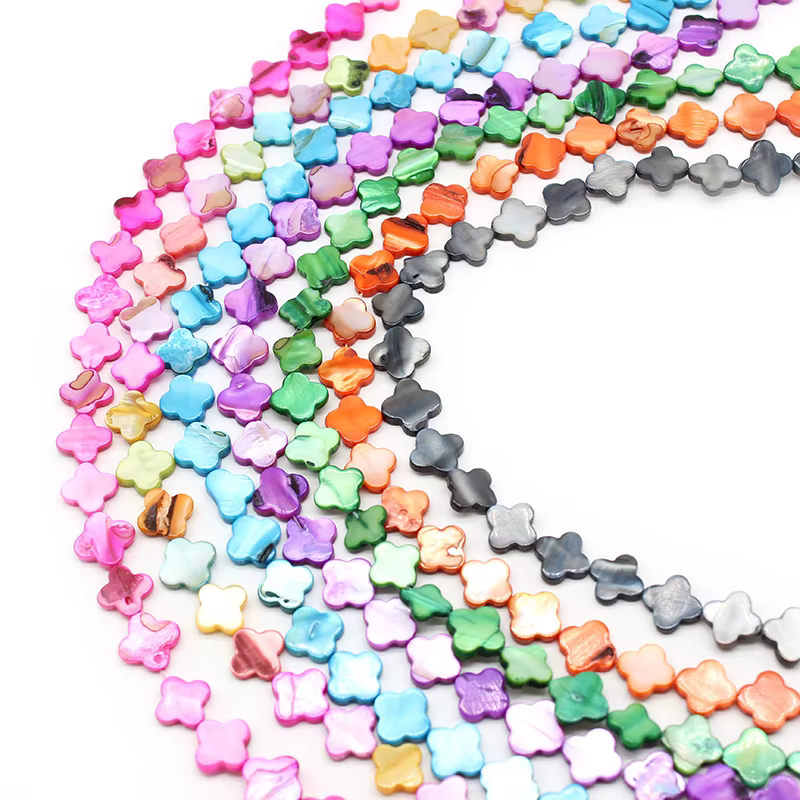 Pendentif de perles en nacre naturelle