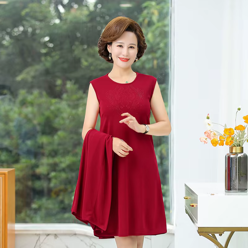 Robe deux pièces pour femme d'âge moyen