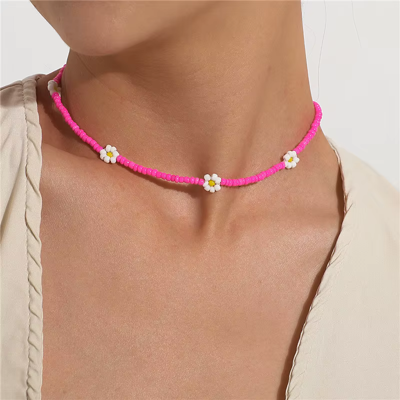 Collier ras du cou perlé fait à la main
