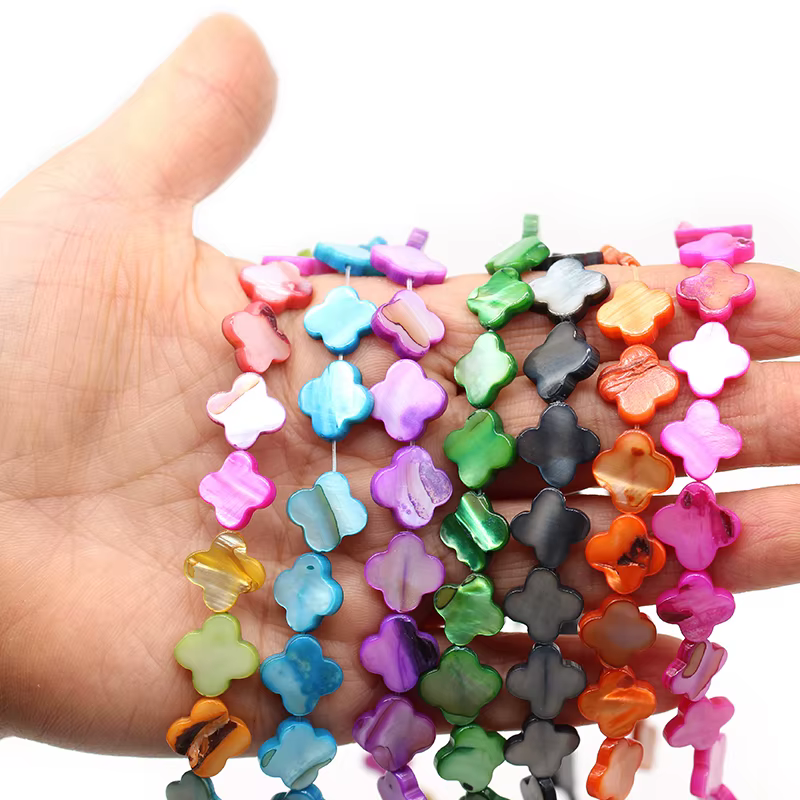 Pendentif de perles en nacre naturelle