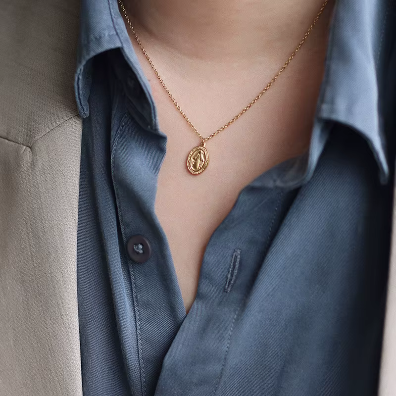 Amaiyllis 18k or vierge marie Double face ovale clavicule Collier pendentif fait à la main tour de cou Boho