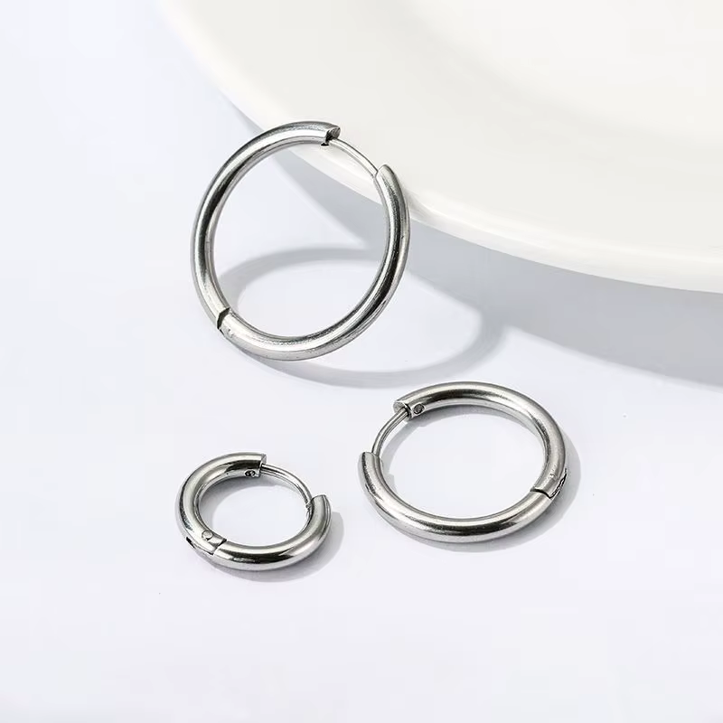 1 paire de petits cerceaux en acier inoxydable pour femmes/hommes