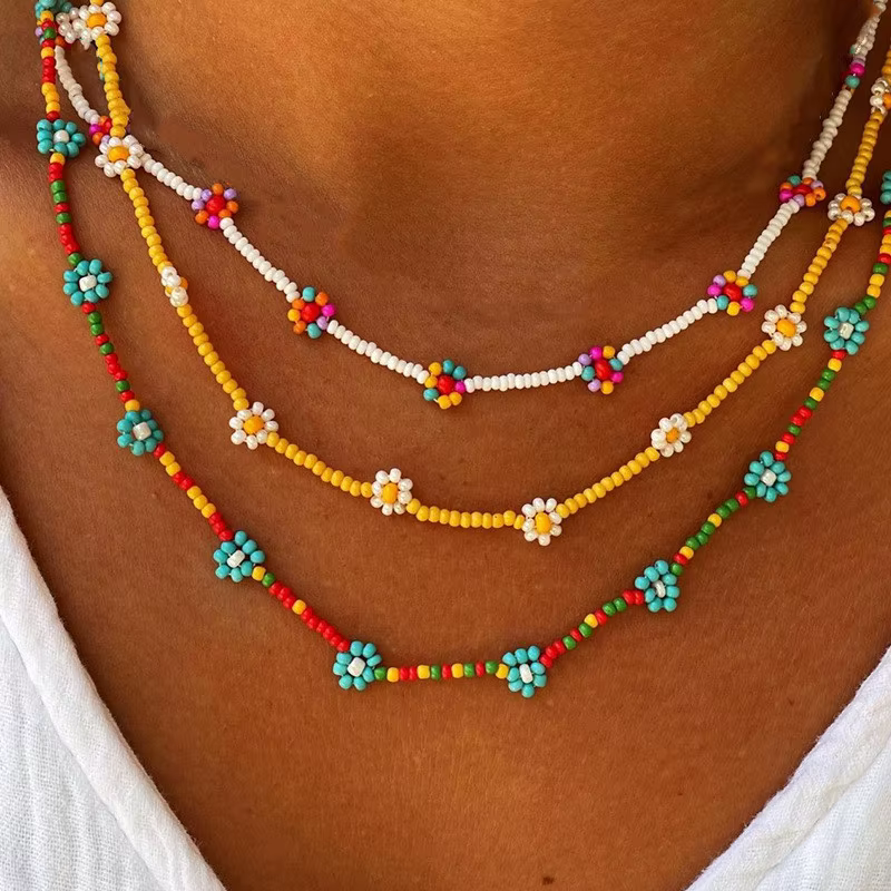 Collier ras du cou perlé fait à la main