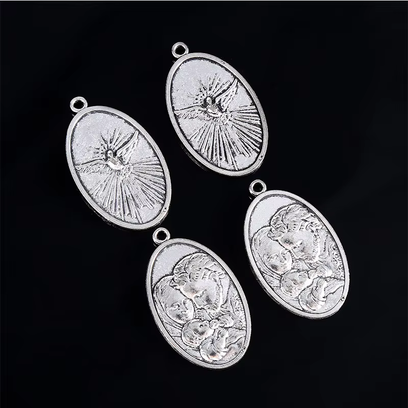 Pendentif religieux Saint Catholique Guadalupe Marie
