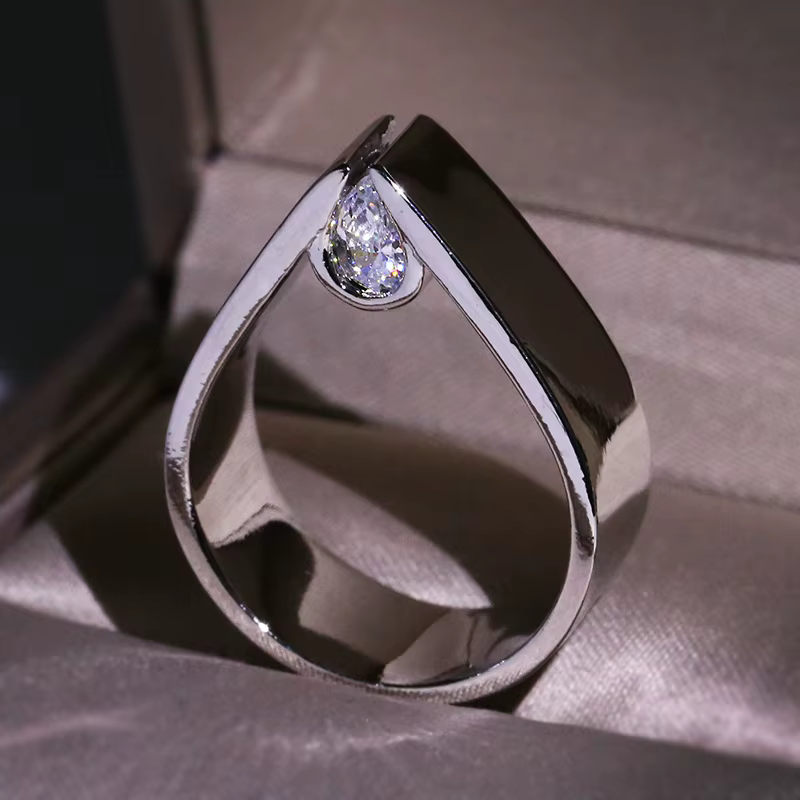 Bague de luxe en or blanc pour hommes