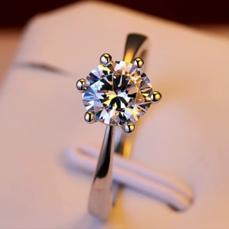 Bague classique à six griffes couleur or