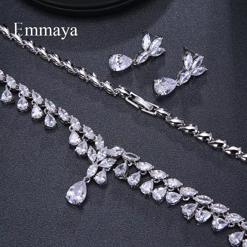Emmaya – collier et boucles d'oreilles scintillantes en Zircon cubique