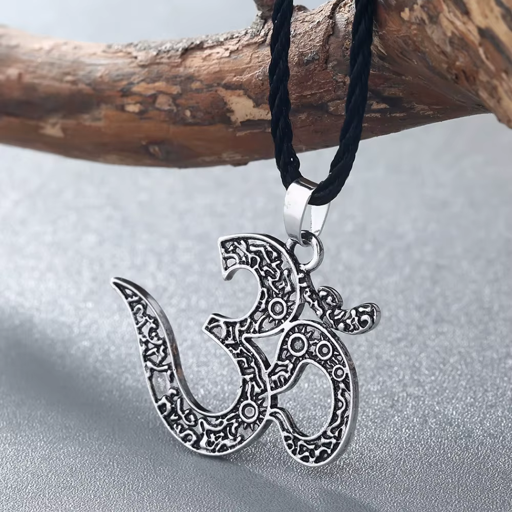 Kinitial-Collier pendentif vintage OM Ohm pour femme