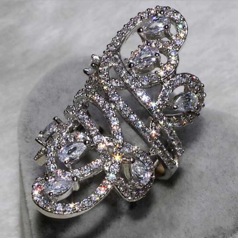Bague longue ligne remplie d'or blanc pour femme