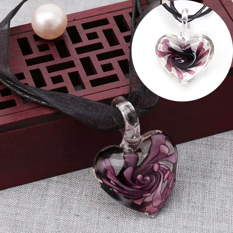Collier pendentif en verre de Murano
