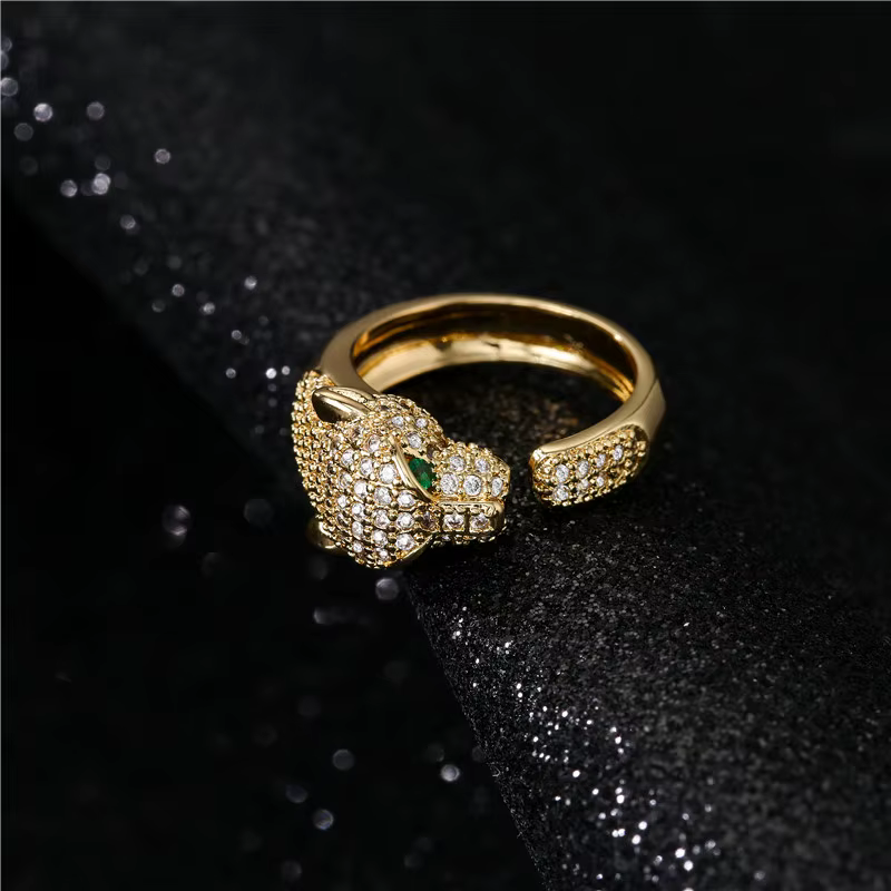 Bague en forme d'animal incrusté de CZ