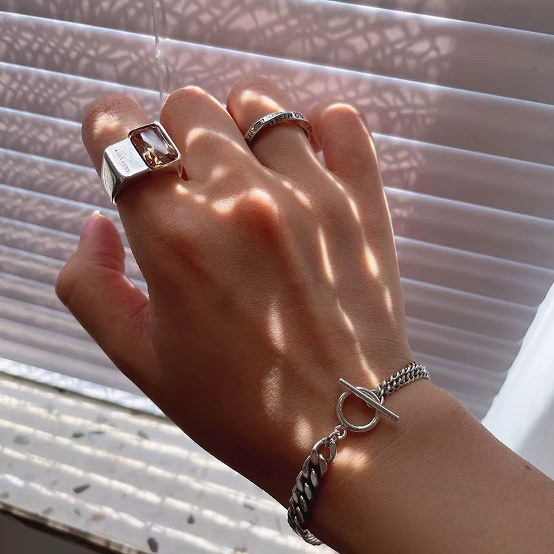 FOXANRY Argent Couleur Large Anneaux pour Femmes Nouveau À La Mode Élégant Vintage Simple Bonne Chance Zircon Partie Bijoux Cadeaux D'anniversaire