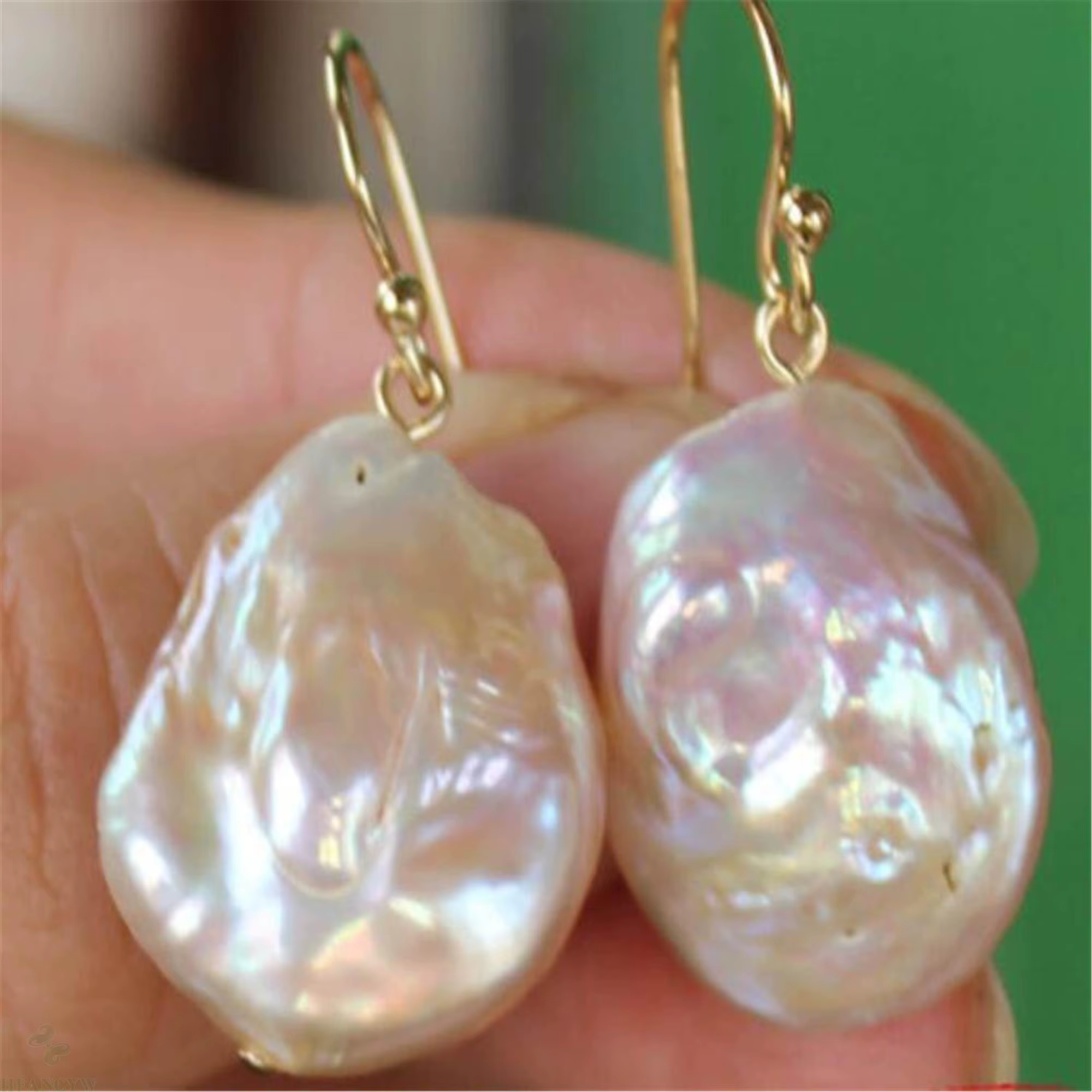 Boucle d'oreille en perles baroques multi-documents naturelles