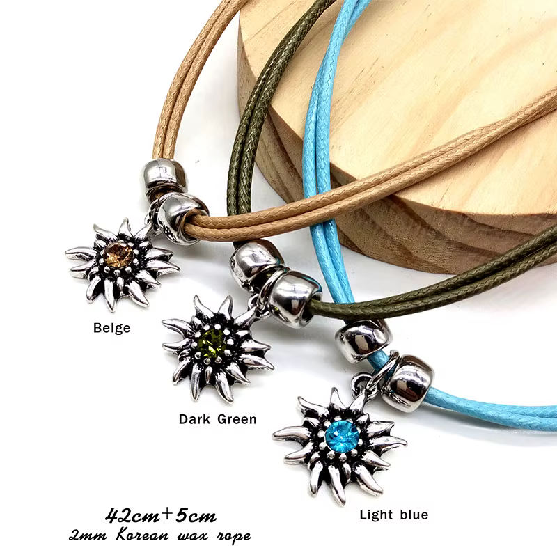 Petit charmant strass Edelweiss collier dames Costume bijoux pendentif Dirndl Lederhosen Oktoberfest plusieurs couleurs en gros