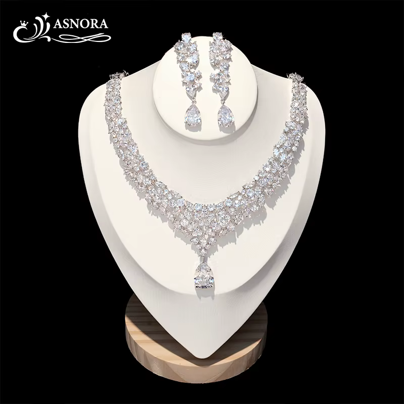 Ensemble de bijoux de luxe en zircone cubique brillante