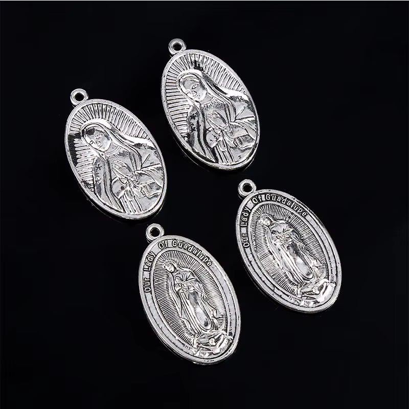 Pendentif religieux Saint Catholique Guadalupe Marie