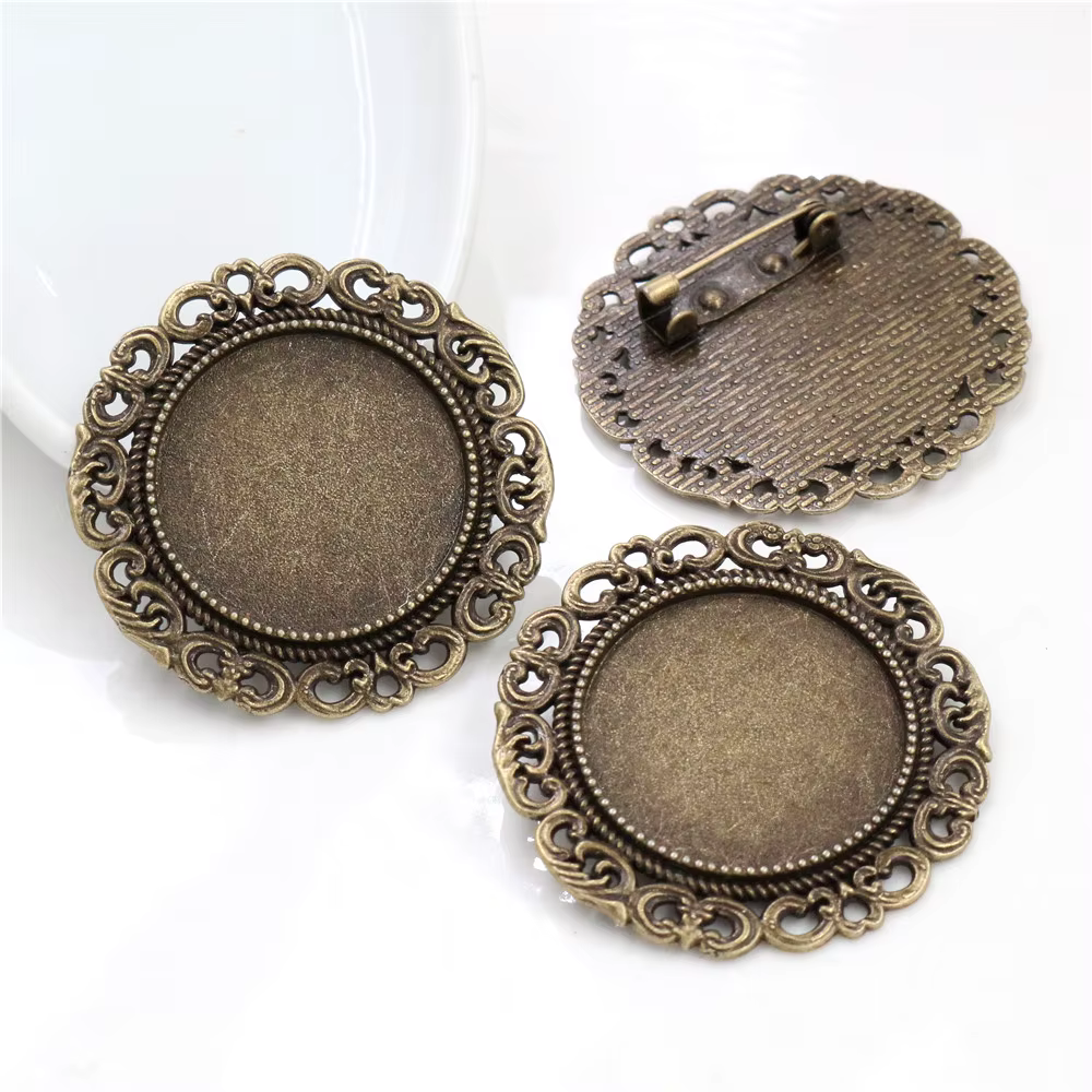 Broche de couleurs Bronze plaqué argent Antique